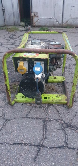 Генератор Honda Gx160. Ще продається звоніть.