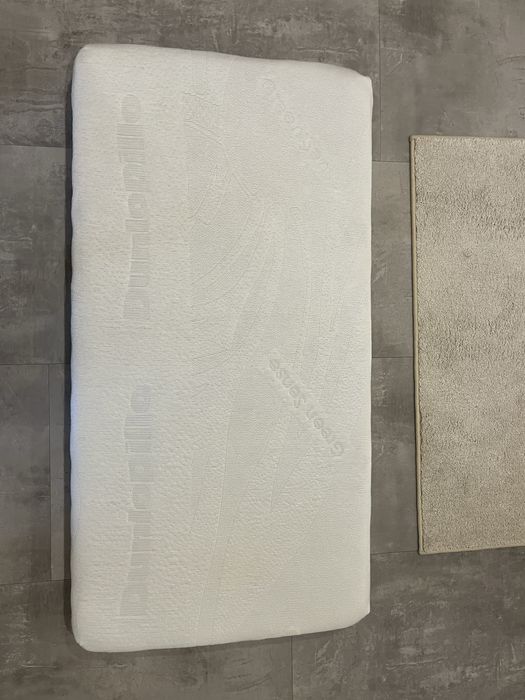 Łóżeczko 120x60  z materacem