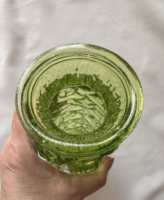 Wazon “Róże” HS Julia, jasno zielony, PRL