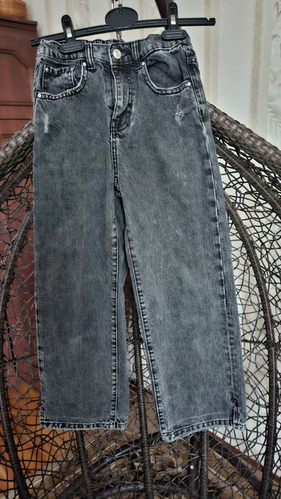 Джинси Zara на дівчинку на 10-11 років