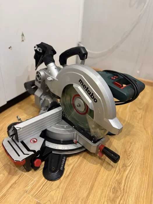 Торцювальна пила Metabo KS 305m