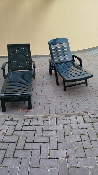 Cadeiras espreguicadeiras para jardim verde escuro