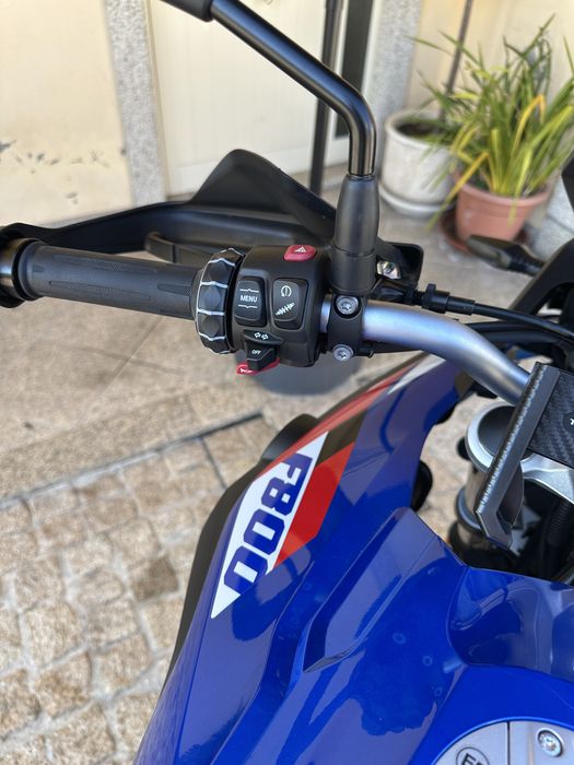 Mota BMW F800 gs ( Full extras )