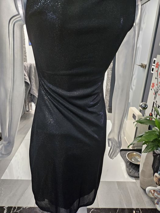 Sukienka prześliczna błyszcząca.