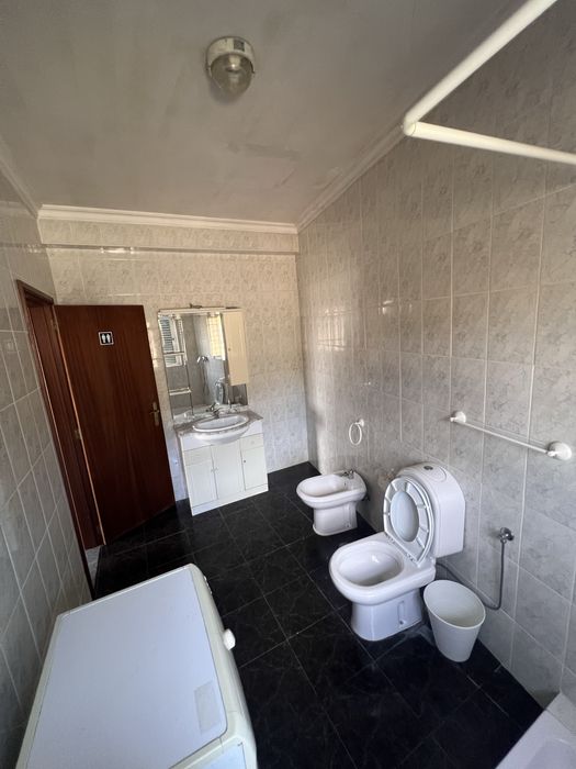 Alugo Casa T2 ( Ler Descrição)