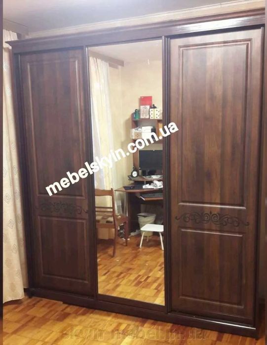 Білий передпокій Беатріс в сучасному класичному стилі