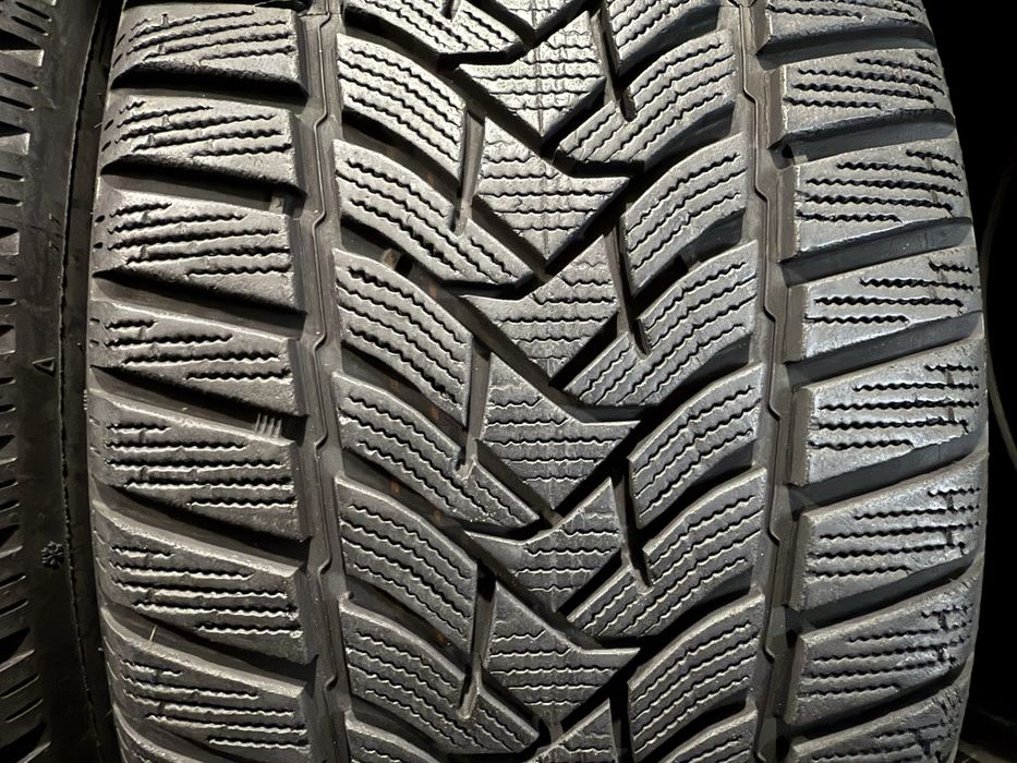 255/40 r19 Dunlop 4 шт.