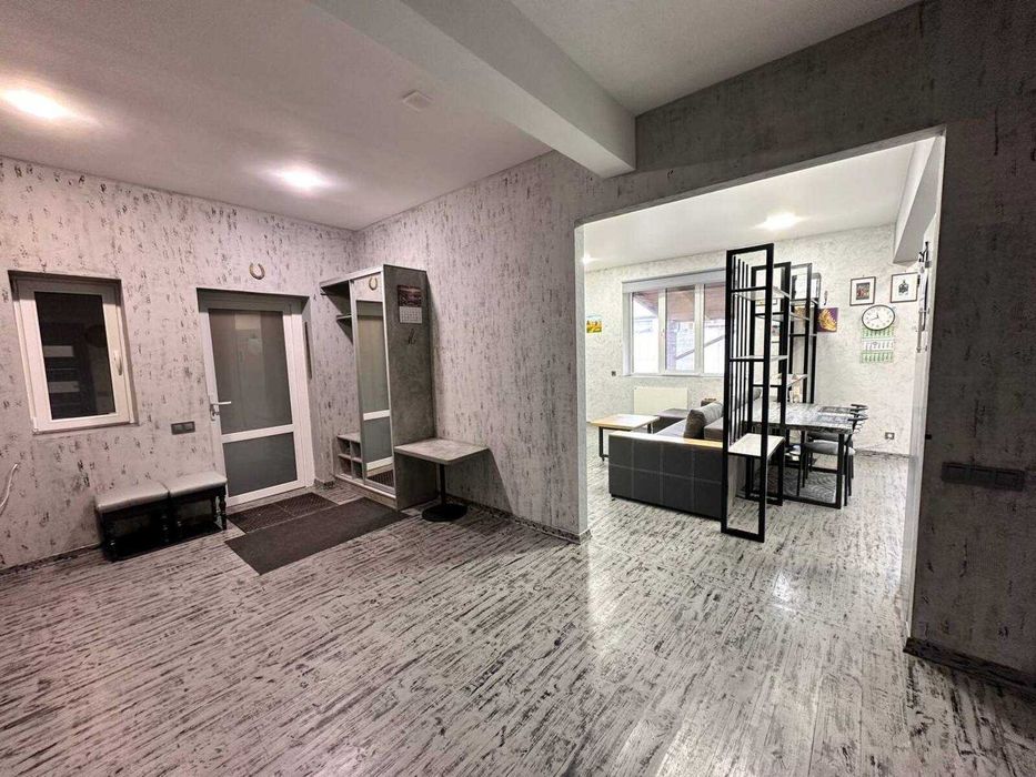 Продаж дуплексу, Хуторок