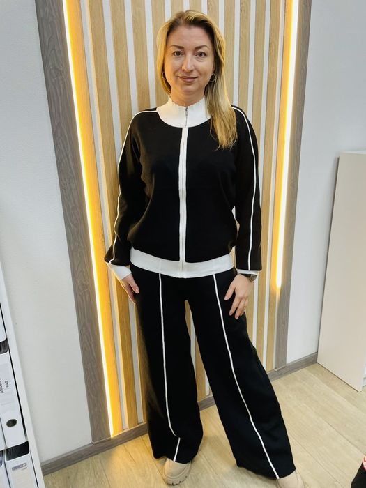 Вʼязаний костюм жіночій