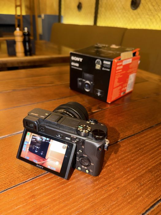 Фотоаппарат Sony Alpha a6400 Kit с объективом 16–50 мм OSS II