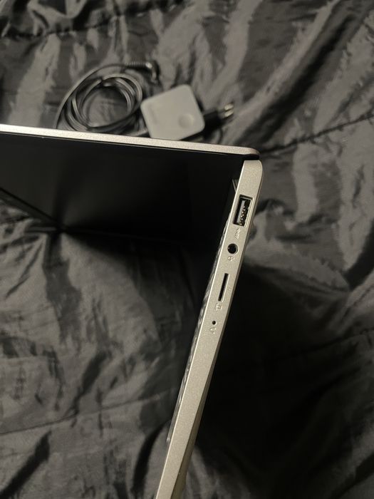 Ноутбук Lenovo малий легкий  зручний майже даром