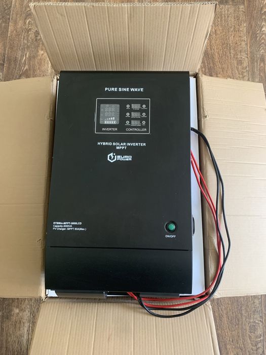 Гібрідний  сонячний інвертор на 3 квт с правільной сінусойдой