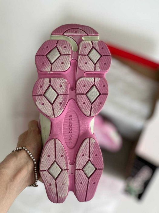 Женские кроссовки New Balance 9060 Pink Premium. 36-41
