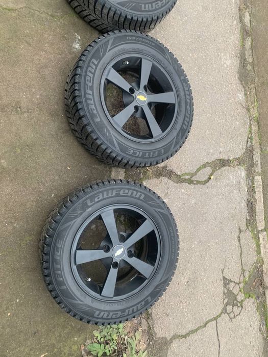 Продам диски с зимней резиной 4/114*3/р15