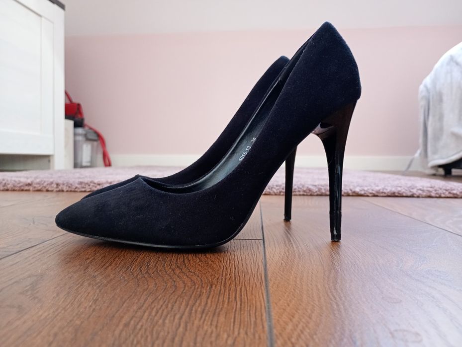 Śliczne czarne szpilki