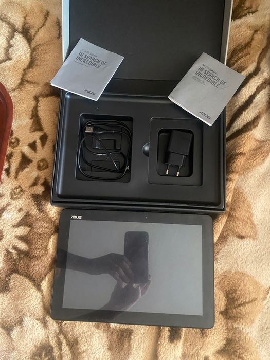 Планшет ASUS повний комплект | На ремонт / запчастини