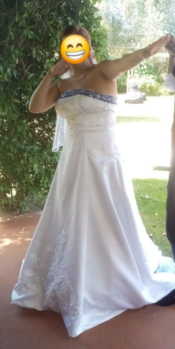 Vestido de Noiva Branco com tira Azul Royal