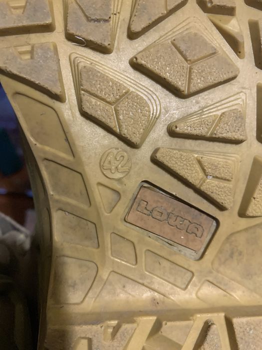 Продам берци LOWA 42 размер