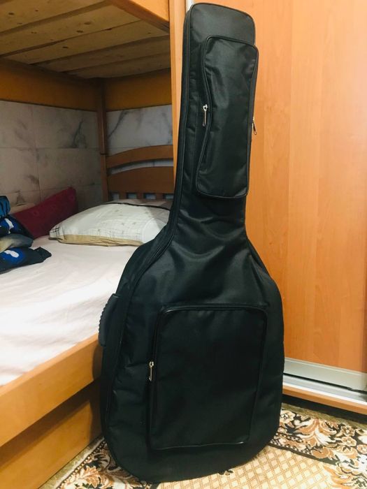 Продам електро акустичну гітару !