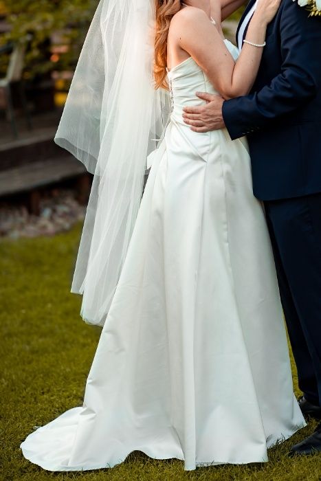 Elegancka i wygodna suknia ślubna i dodatki – bez śladów użytkowania!!
