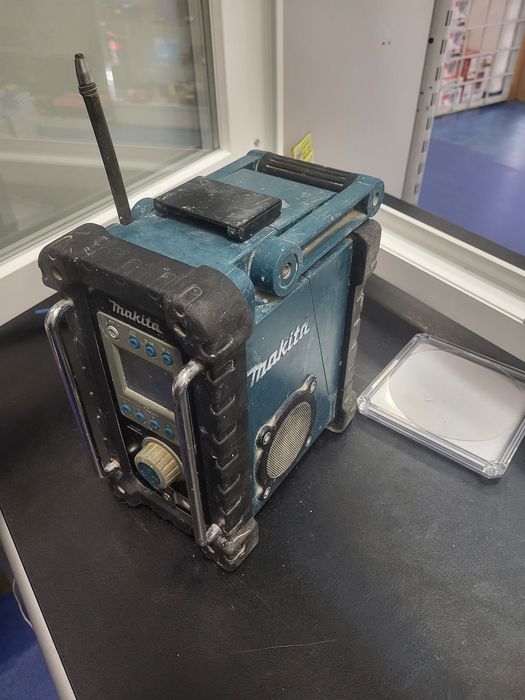Radio Budowlane MAKITA BMR 100 Czyste basowe brzmienie! ZESTAW Komis