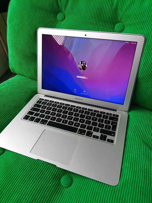 Idealny Apple iPhone MacBook Air  i5  13 128gb 181 cykli ładowania, idealny