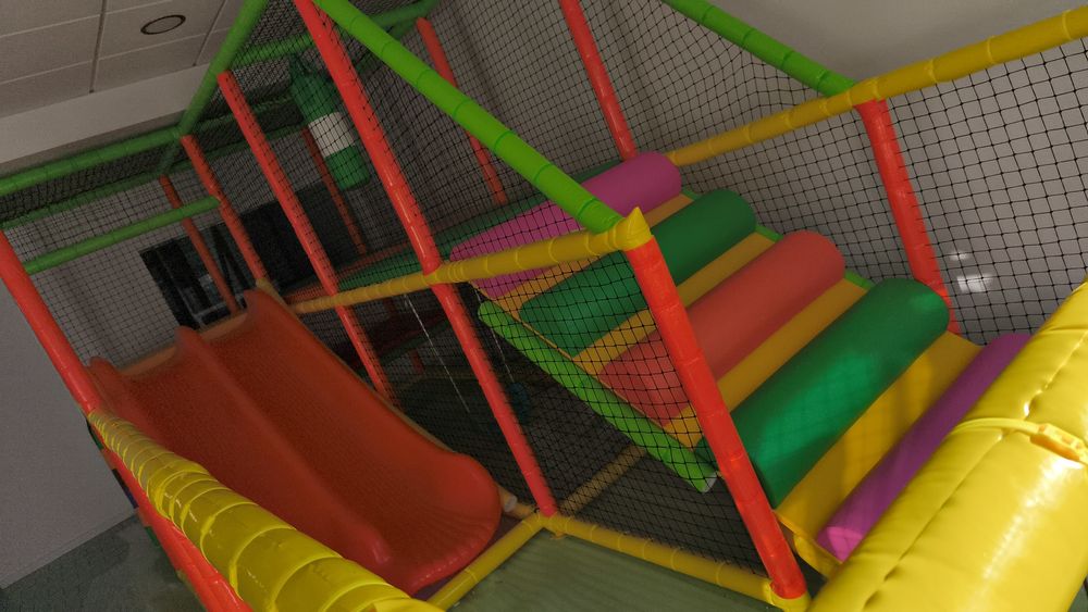 Playgroud semi-novo para venda
