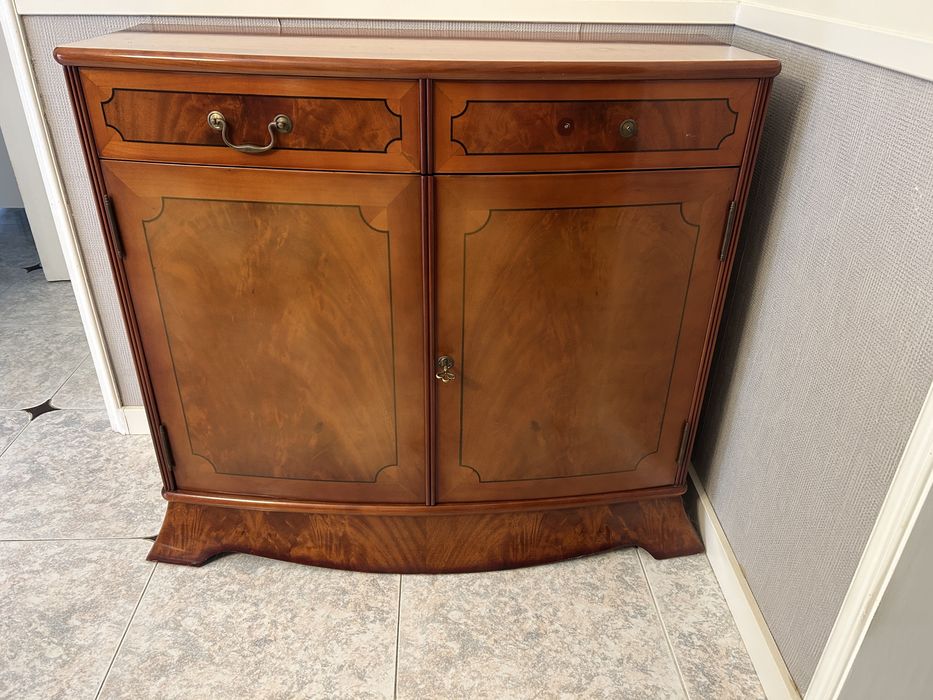 Movel aparador cerejeira