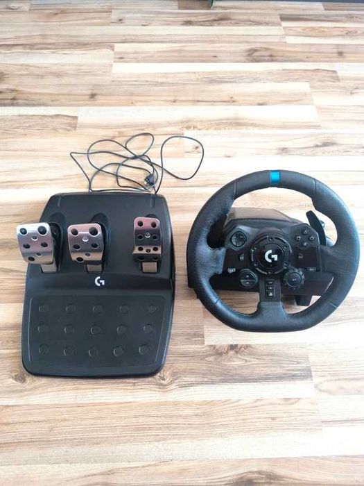 Kierownica Logitech G923 TrueForce (PC / PS4 / PS5) + Pedały | Stan BDB / Jak Nowa