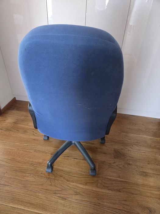 Fotel biurowy materiałowy