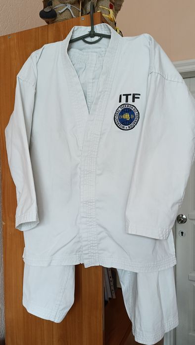 Костюм, добок для Taekwondo
