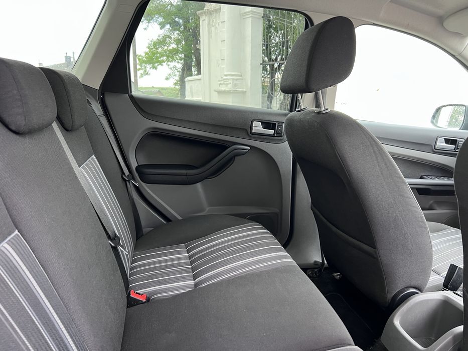 Продам авто Ford Focus 2008