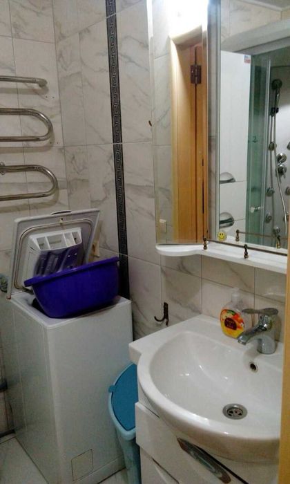 Продается 2-х комнатная квартира в районе ЖД Вокзала.