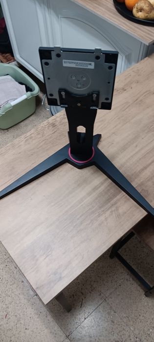 Suporte de monitor 32' AOC - [Ler descrição]