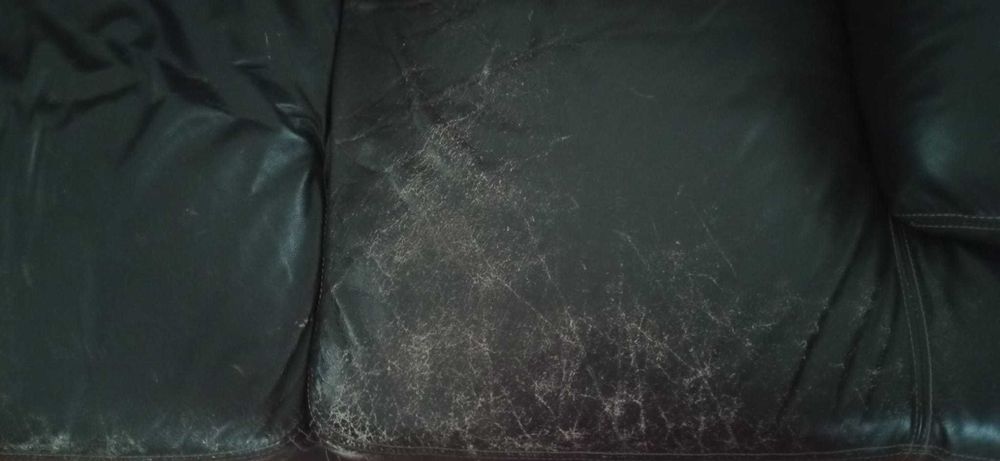 2 Sofás pele - bom estado