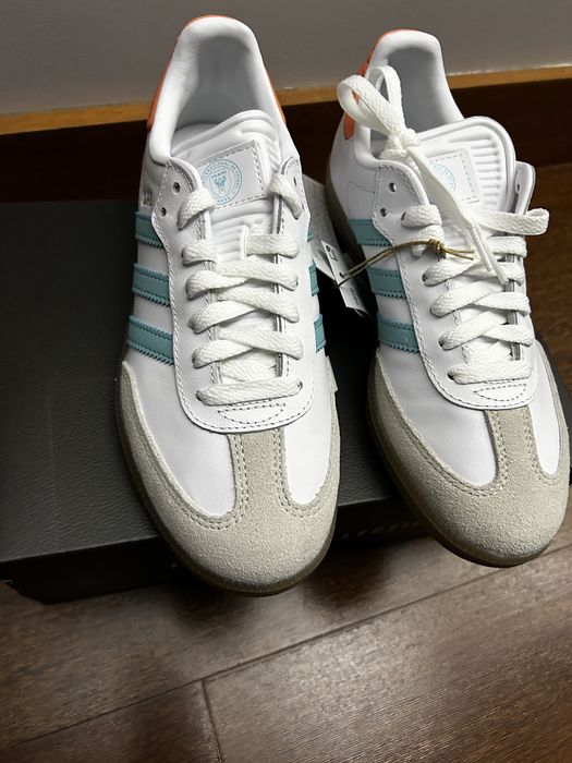 Sapatilhas samba azul turquesa e coral