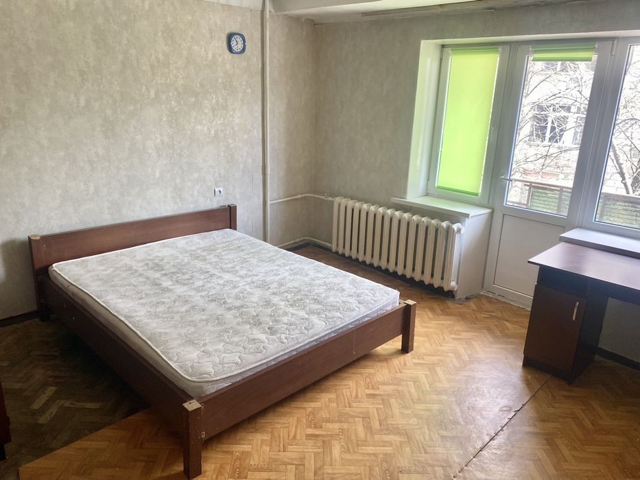 1к біля Дарницької площі, вул.Празька 3, поруч М.Дарниця,Чернігівська