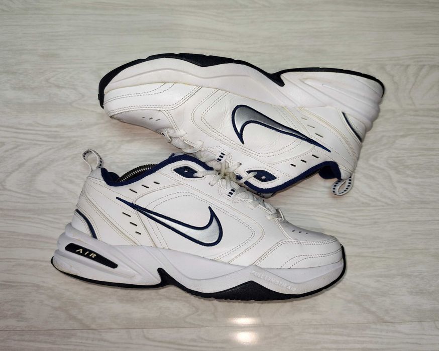 Оригінальні Кросівки Nike Air Monarch 41