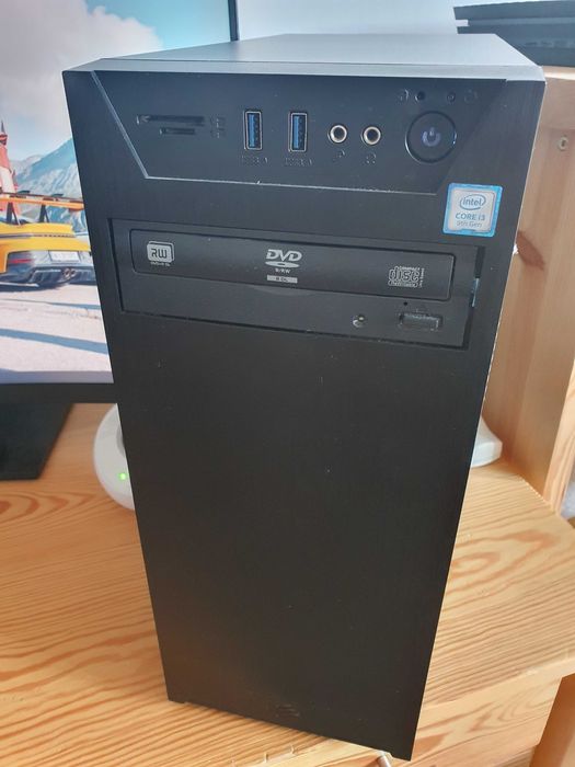 Komputer 
Intel Core i3-9100F