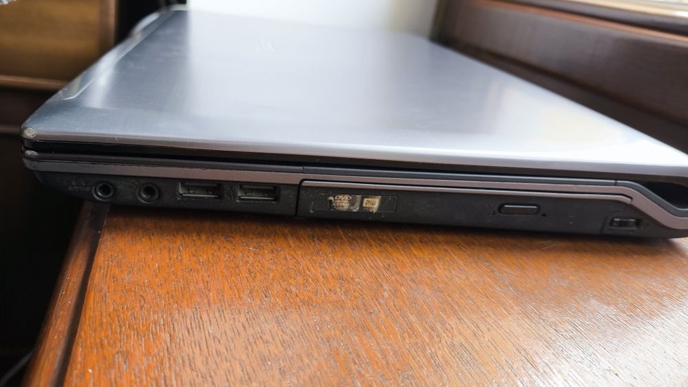 Ноутбук ASUS i3 / SSD 256GB / рабочий / для работы и учебы