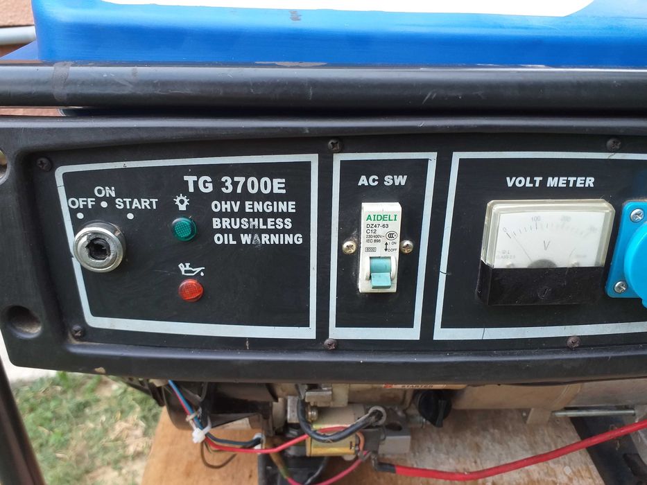 Продається генератор (бензин, газ)