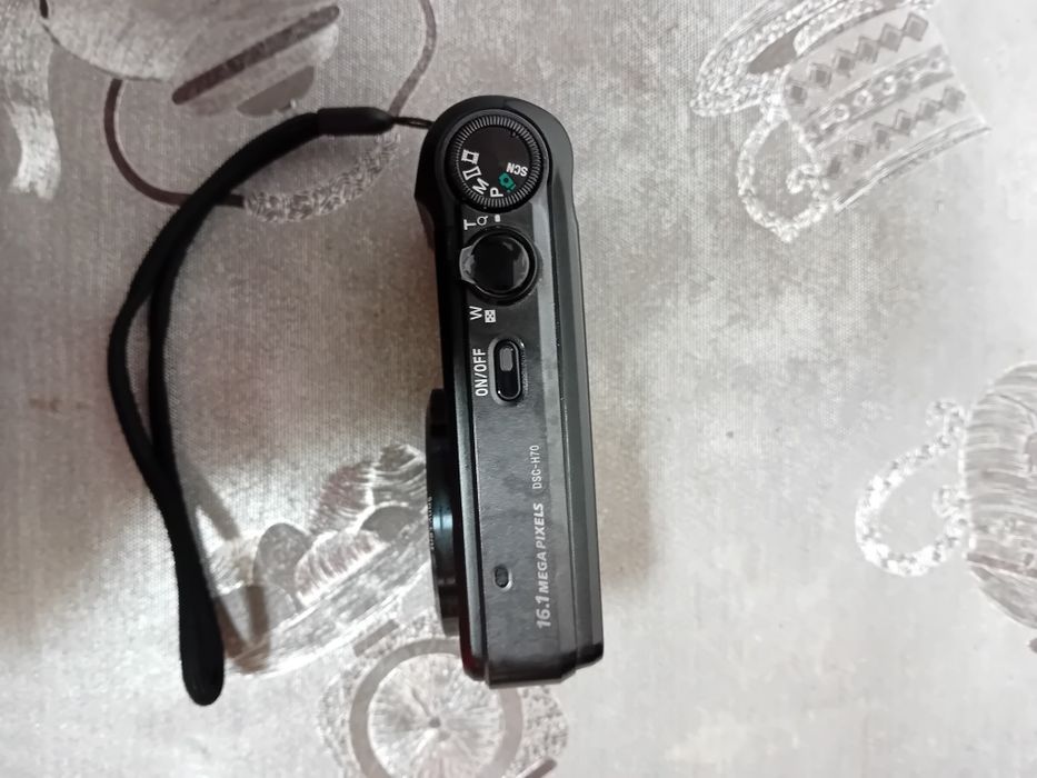 Sony Cyber Shot DSC-H70