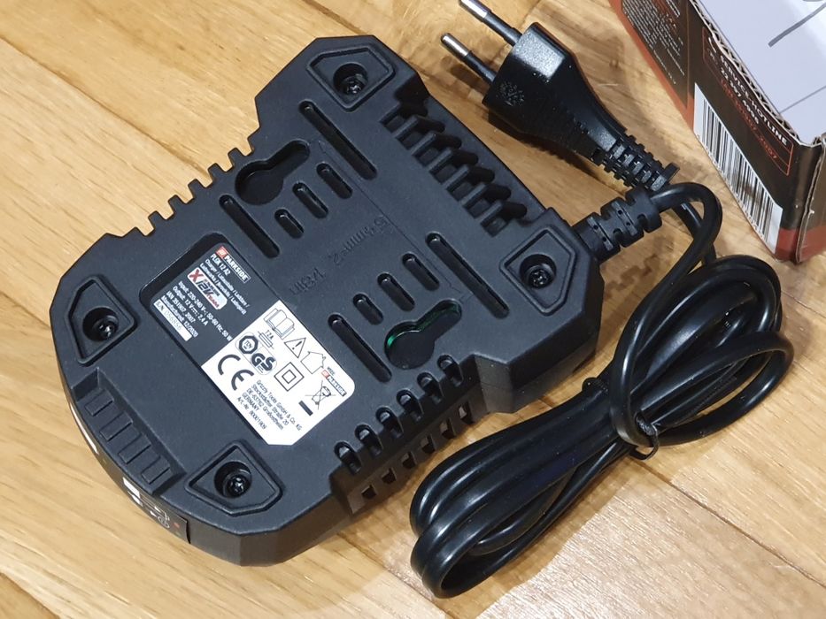 Ładowarka Parkside 12V PLGK 12A2  XTeam