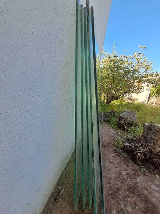 Vidros temperados retangulares em excelente estado64177159244545121