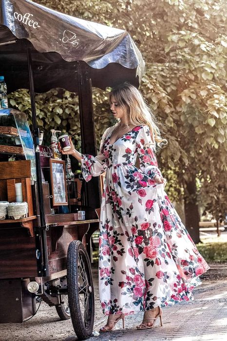 Sukienka Olivia Emo biała kwiaty,długa,zwiewna maxi 36/S nowa piękna