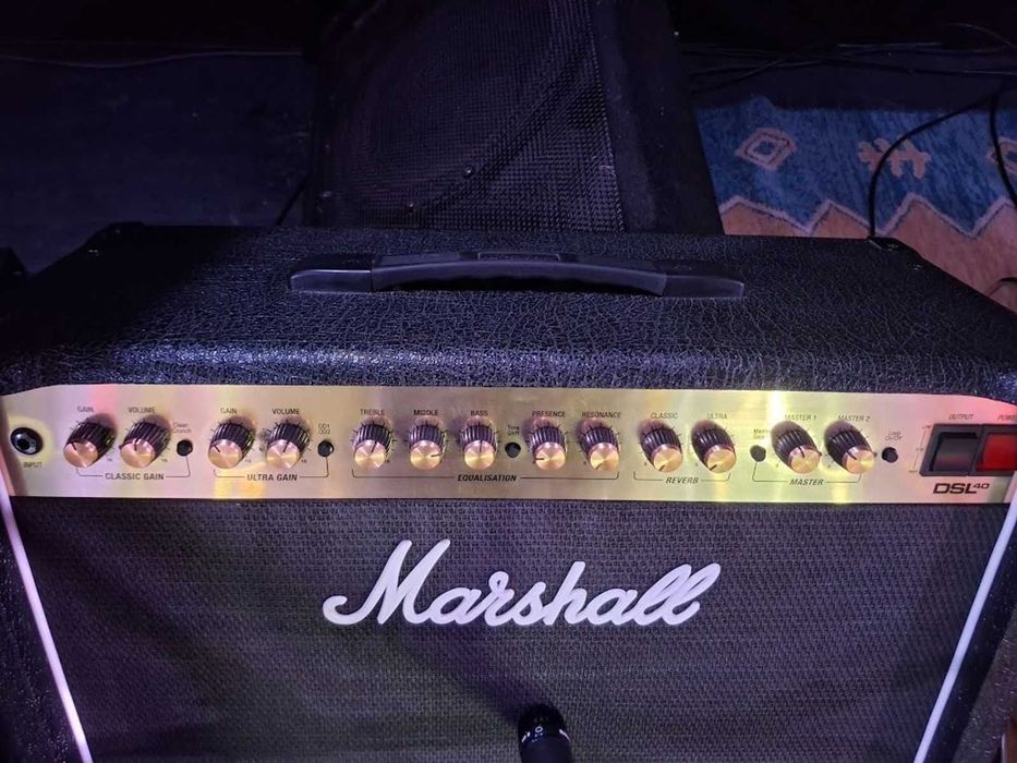 Amplificador a válvulas Marshall DSL40CR- Garantia até 2027- Como novo