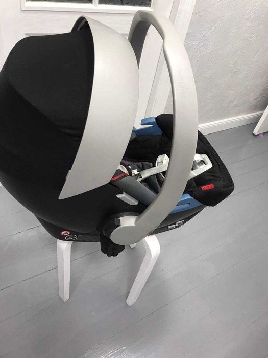 Дитячі автокрісла від 0 міс. Cybex і Mima.