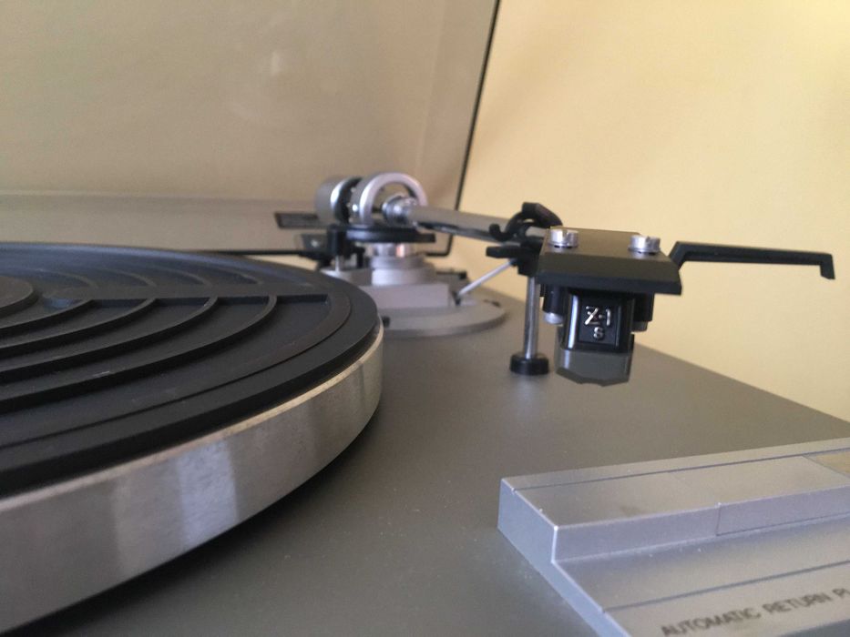 Gramofon AIWA automatyczny