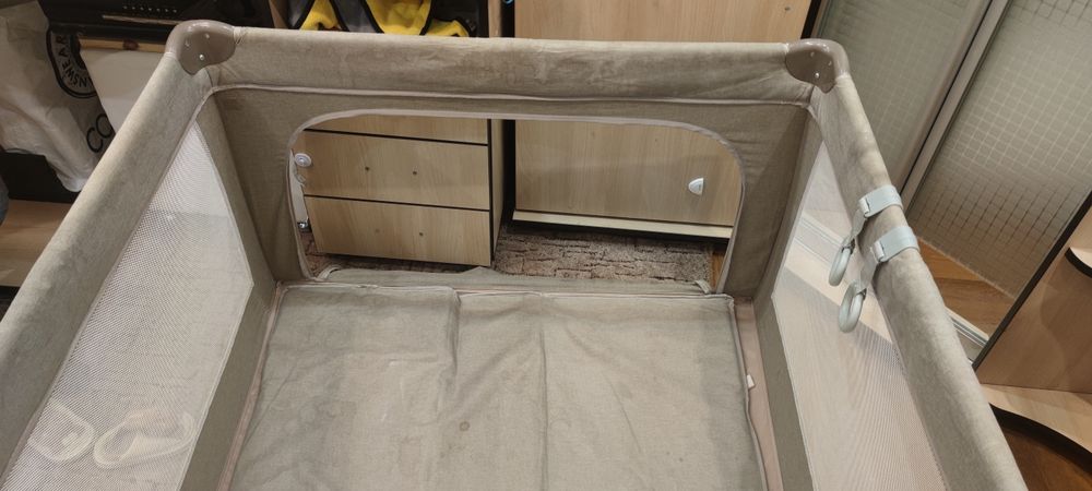 Продам дитячий манеж Carrello в чудовому стані!