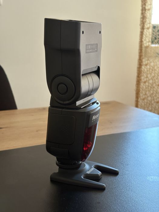 Flash Nissin digital DI700A